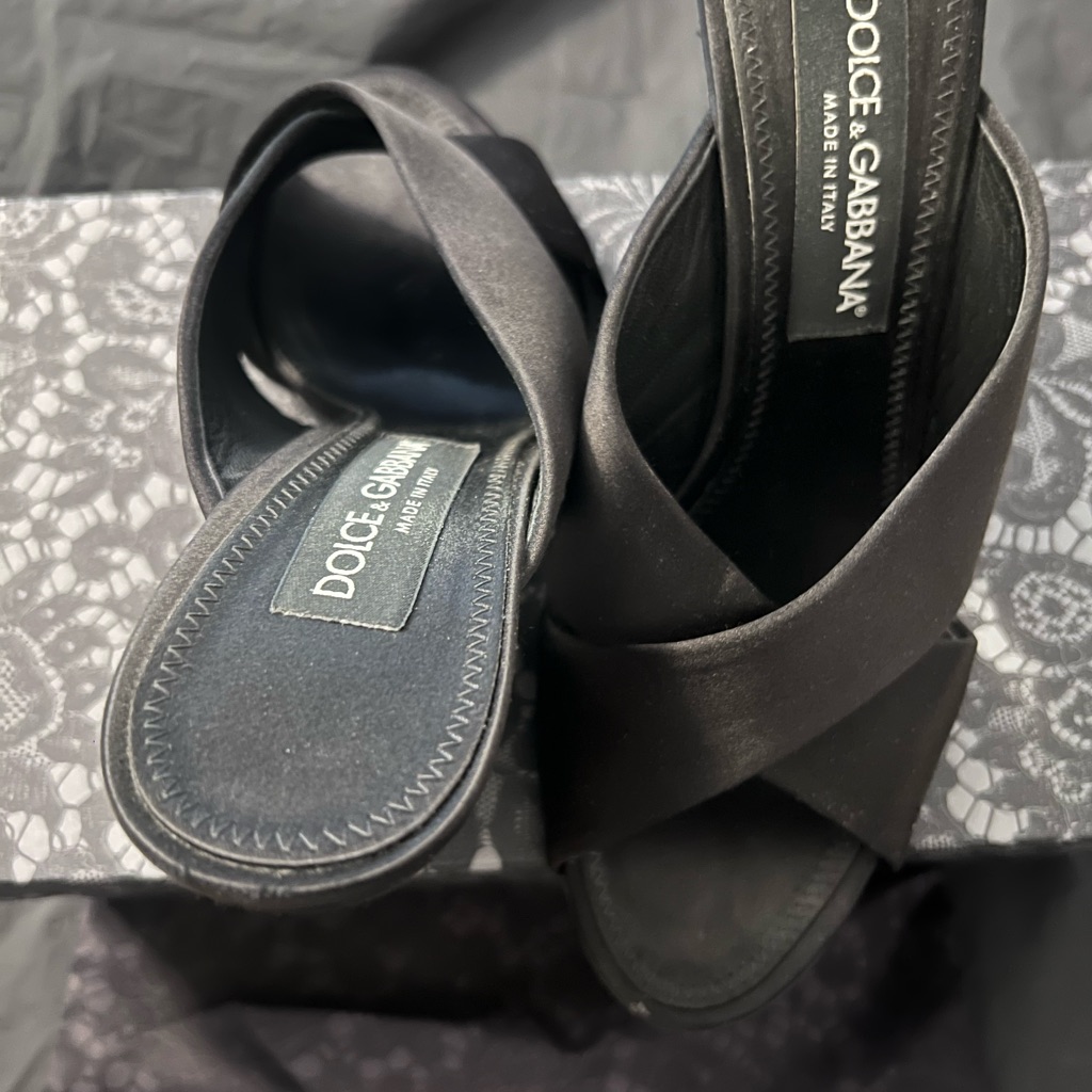 Dolce & Gabbana Elegant Black Heels